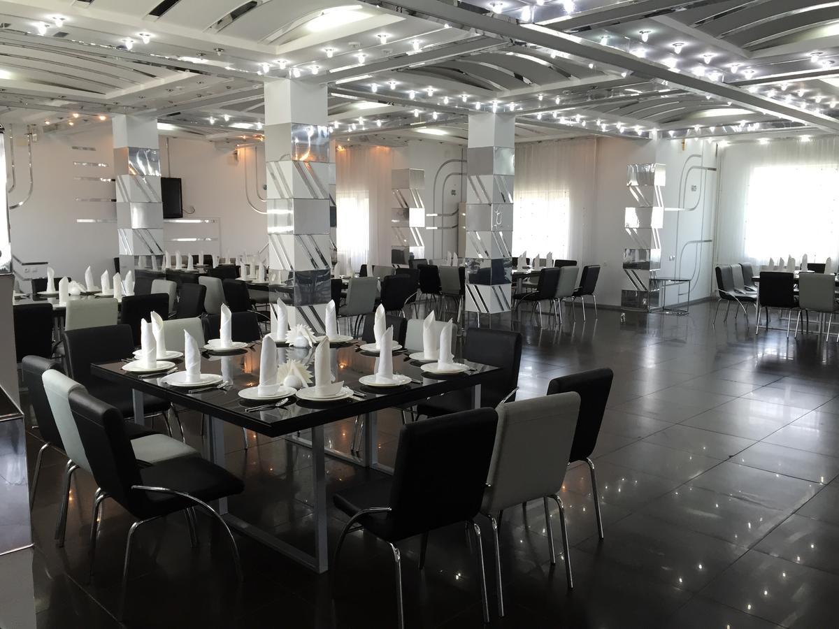 Hotel Ark Ms 塔拉兹 外观 照片