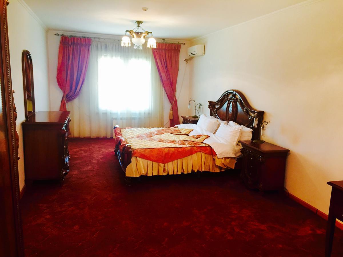 Hotel Ark Ms 塔拉兹 外观 照片