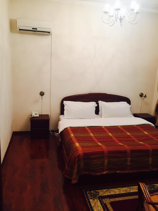Hotel Ark Ms 塔拉兹 外观 照片